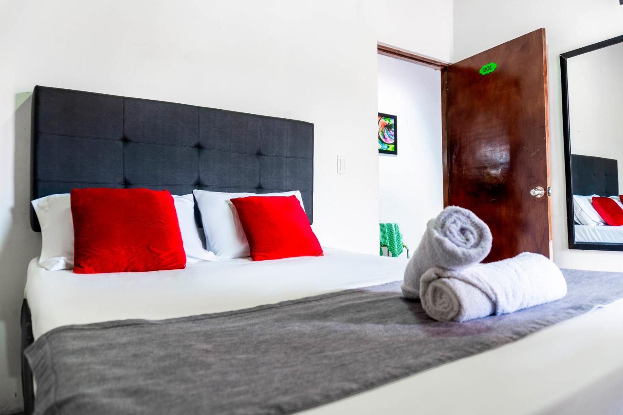 Hotel Villa กัวตาเป ภายนอก รูปภาพ
